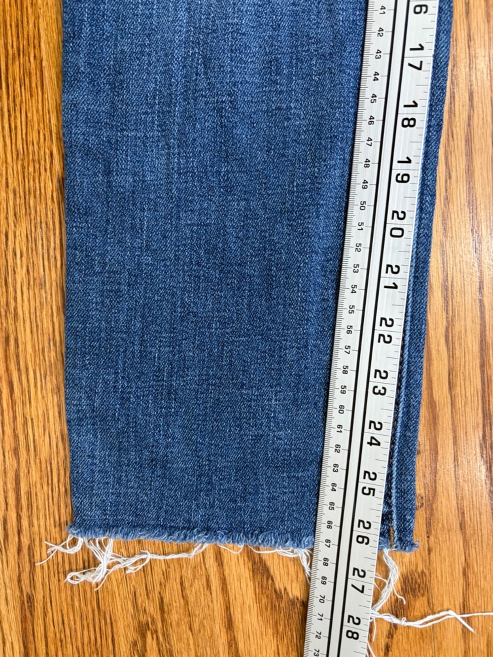 Kut from the Kloth Straight Leg Raw Hem Cropped Jeans (8) - Picture 7 of 8